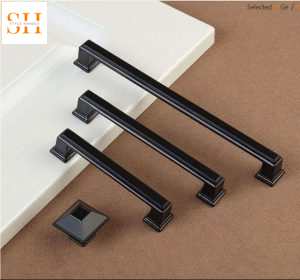 Tay nắm tủ hợp kim kẽm chân đế vuông SH2223