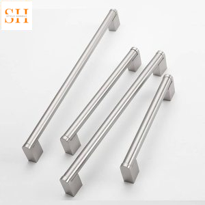 Tay nắm tủ bằng inox 304 chân đế vuông SH.KNN053