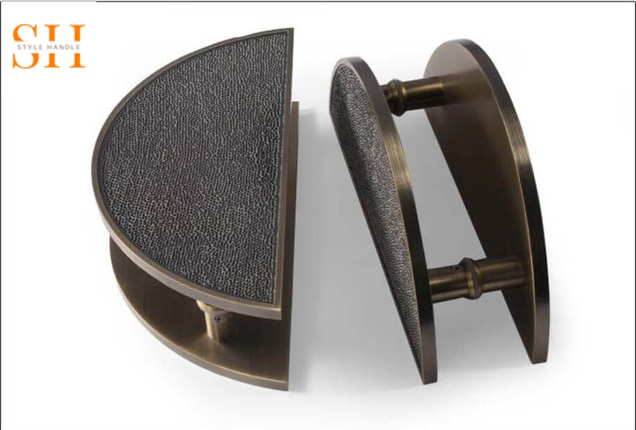 Tay nắm cổng cửa chính hình bán nguyệt SH111889 Tay nắm cổng cửa chính hình bán nguyệt SH111889