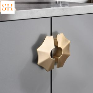 Tay nắm tủ bán nguyệt hợp kim kẽm độc đáo SH6681