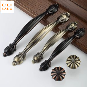 Tay nắm tủ hợp kim kẽm cổ điển SH6555