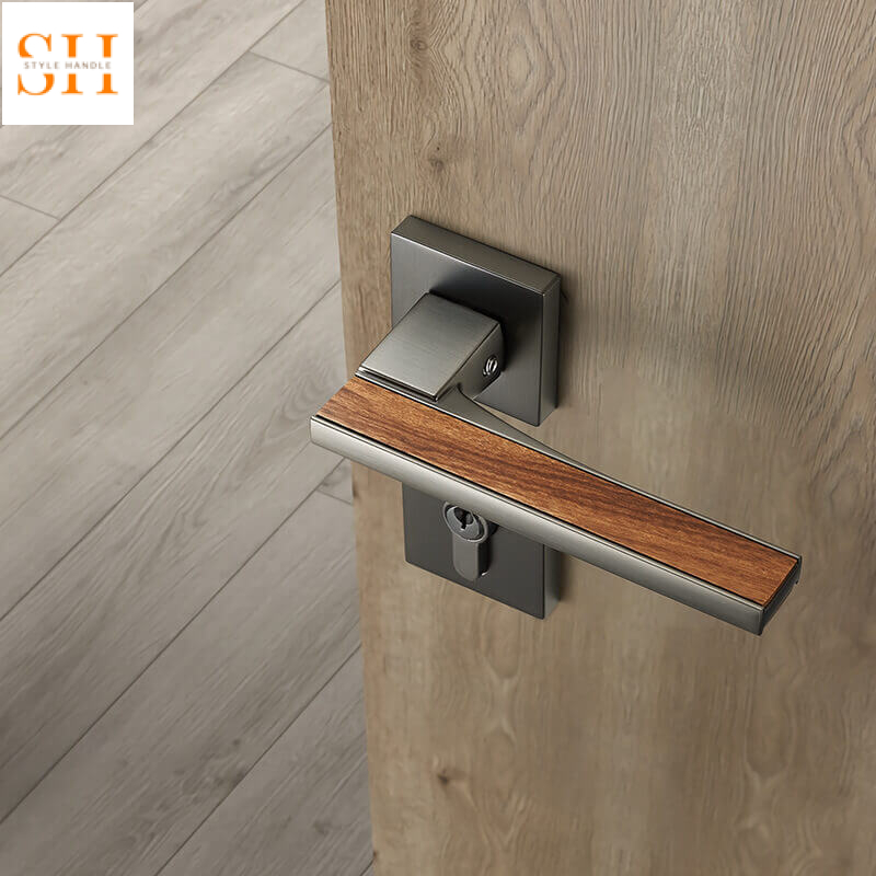 Khóa tay gạt kiểu vuông hợp kim kẽm phối gỗ RH0012