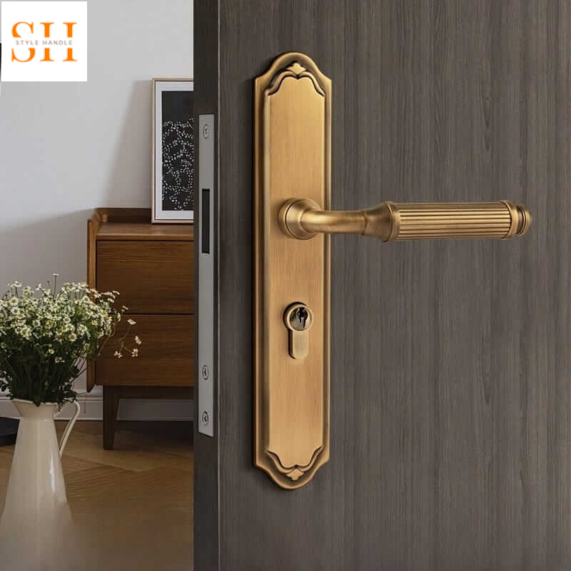 Khoá cửa thân liền đồng thau sang trọng BR20195