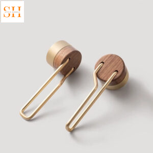 Khóa cửa tay gạt đồng thau phối gỗ óc chó TN521