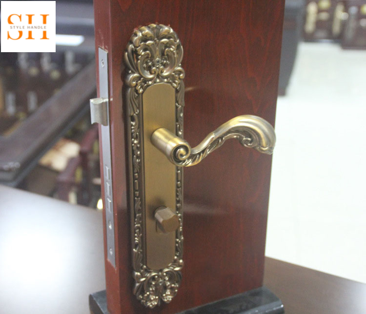 Khóa cửa tay gạt hợp kim hoàng gia sang trọng LYL388 10 Khóa cửa tay gạt hợp kim hoàng gia sang trọng LYL388 13