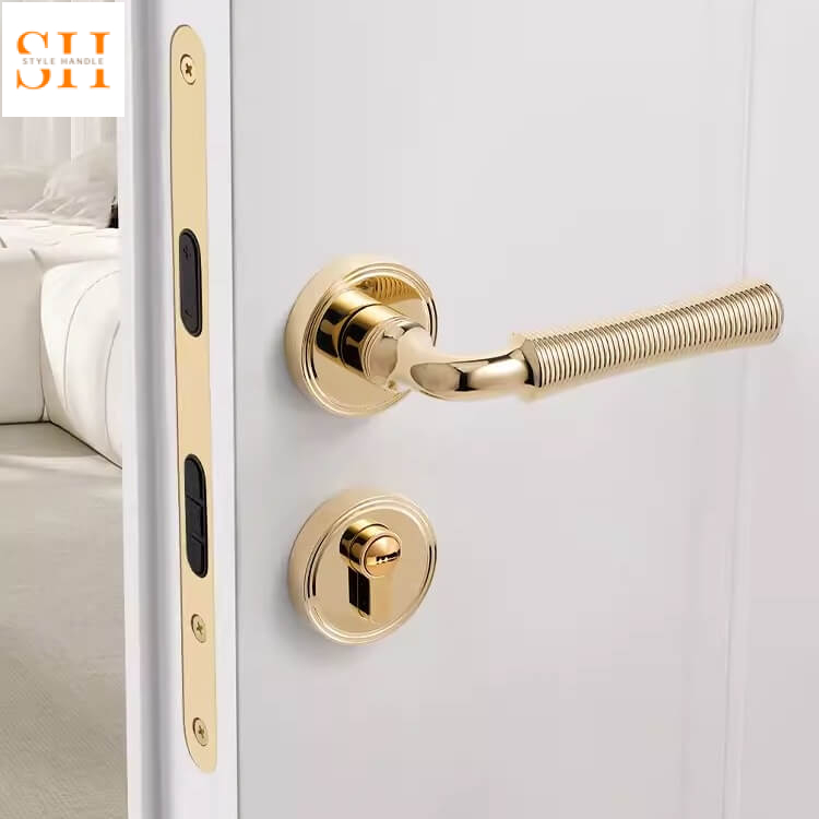 Khóa cửa tay gạt hợp kim kẽm kiểu Ý sang trọng SDM7300