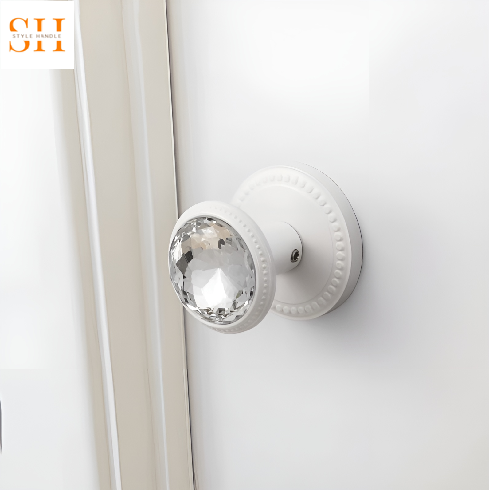 Khóa cửa tay nắm tròn pha lê sang trọng SD6742 10 Khóa cửa tay nắm tròn pha lê sang trọng SD6742 15