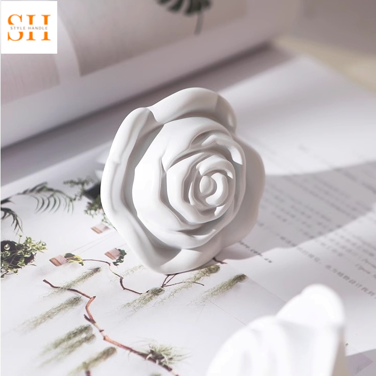 Đôi dòng về Tay Nắm Tủ