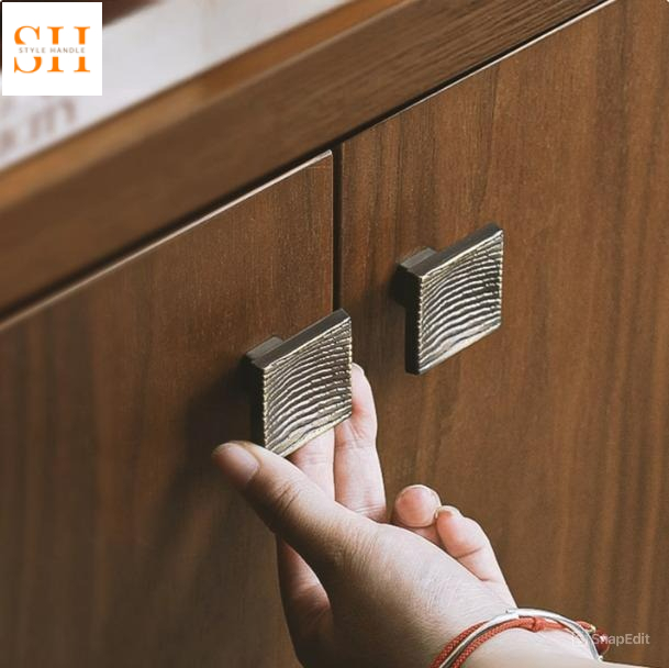 Tay núm tủ vuông đồng nguyên chất XLS041