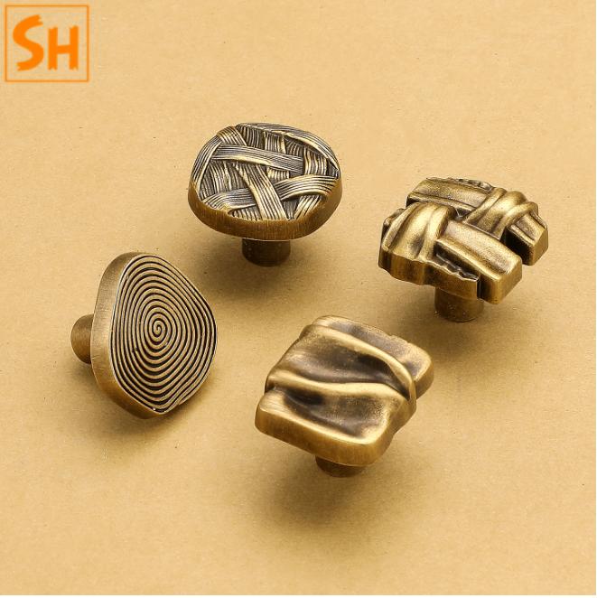 tay nắm tủ chính hãng – cận cảnh tay nắm tủ đồng thau YJ1639 lớp mạ đồng cổ hoàn thiện tinh xảo 2026