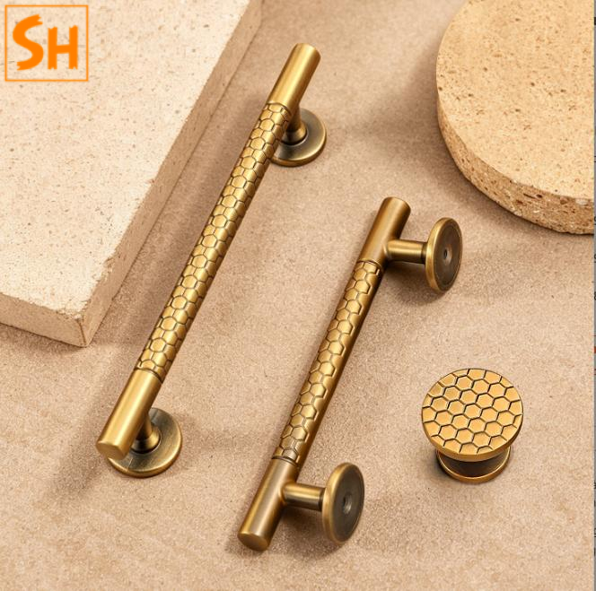 Tay nắm tủ họa tiết tổ ong độc đáo YL5052